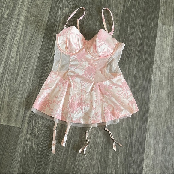 Victoria's Secret Other - Y2K Victoria’s Secret Bustier Cami